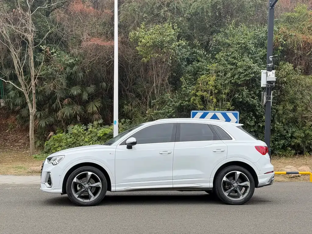 Audi Q3 2021 из CN, фото 6