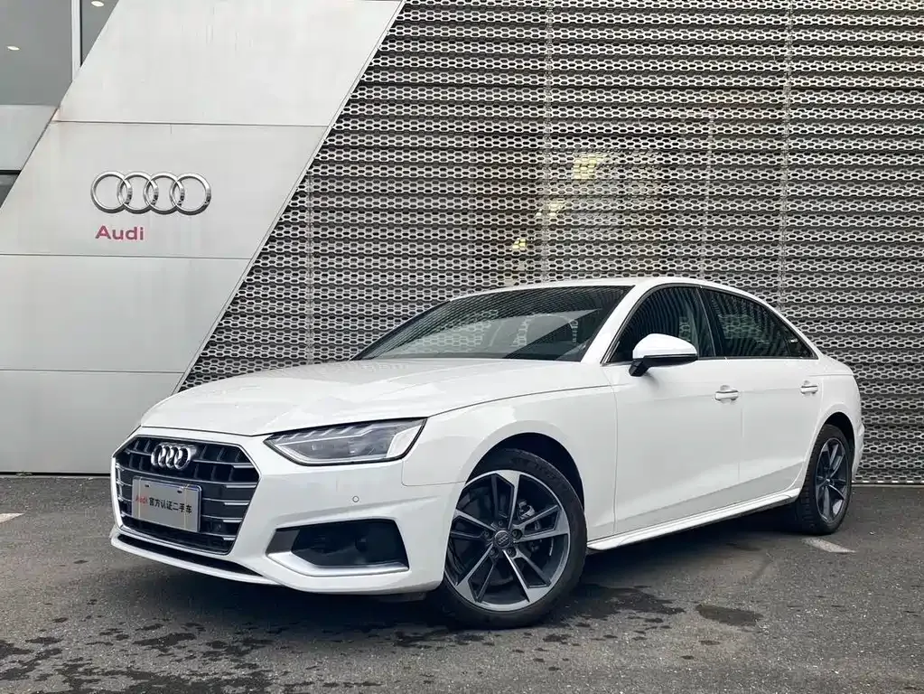 Audi A4L — фото 1