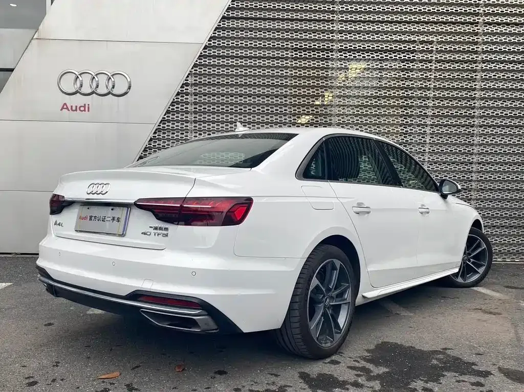 Audi A4L — фото 10