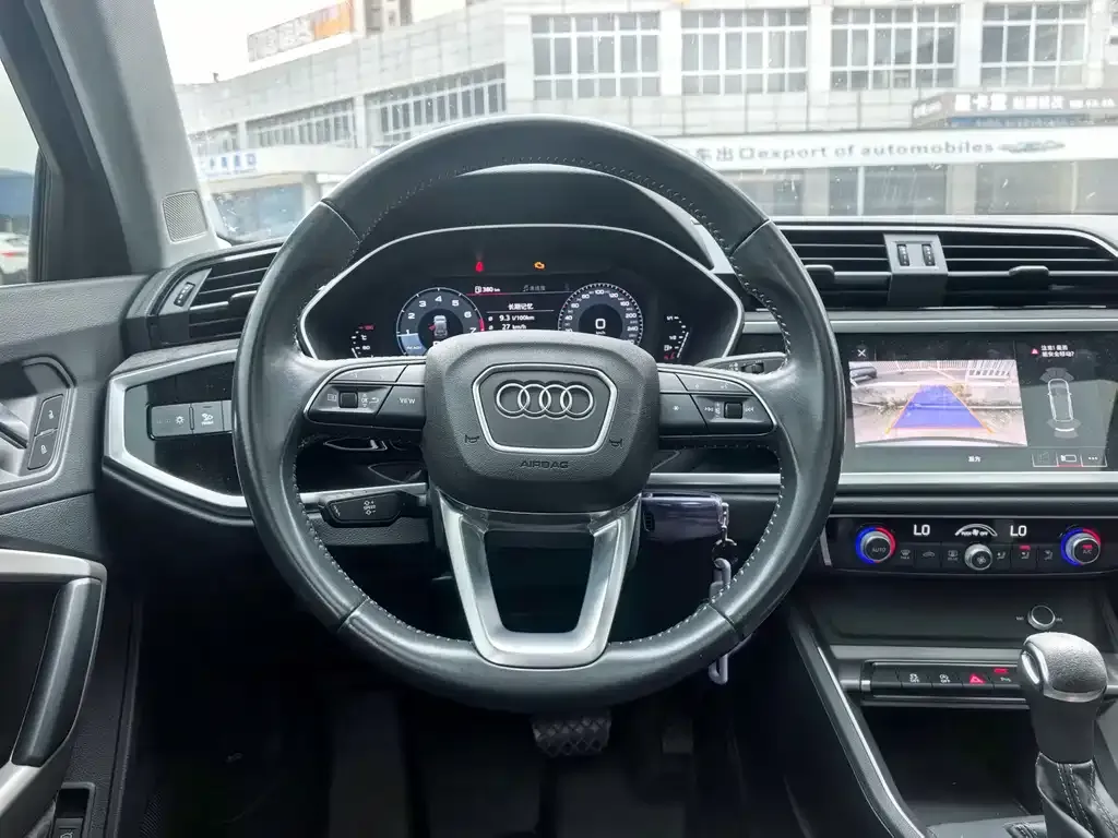 Audi Q3 — фото 2