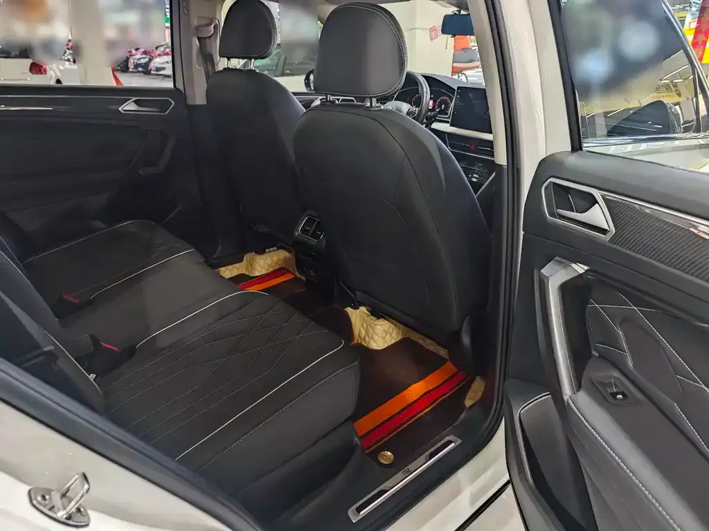 Volkswagen Tiguan L 2023 из CN, фото 10