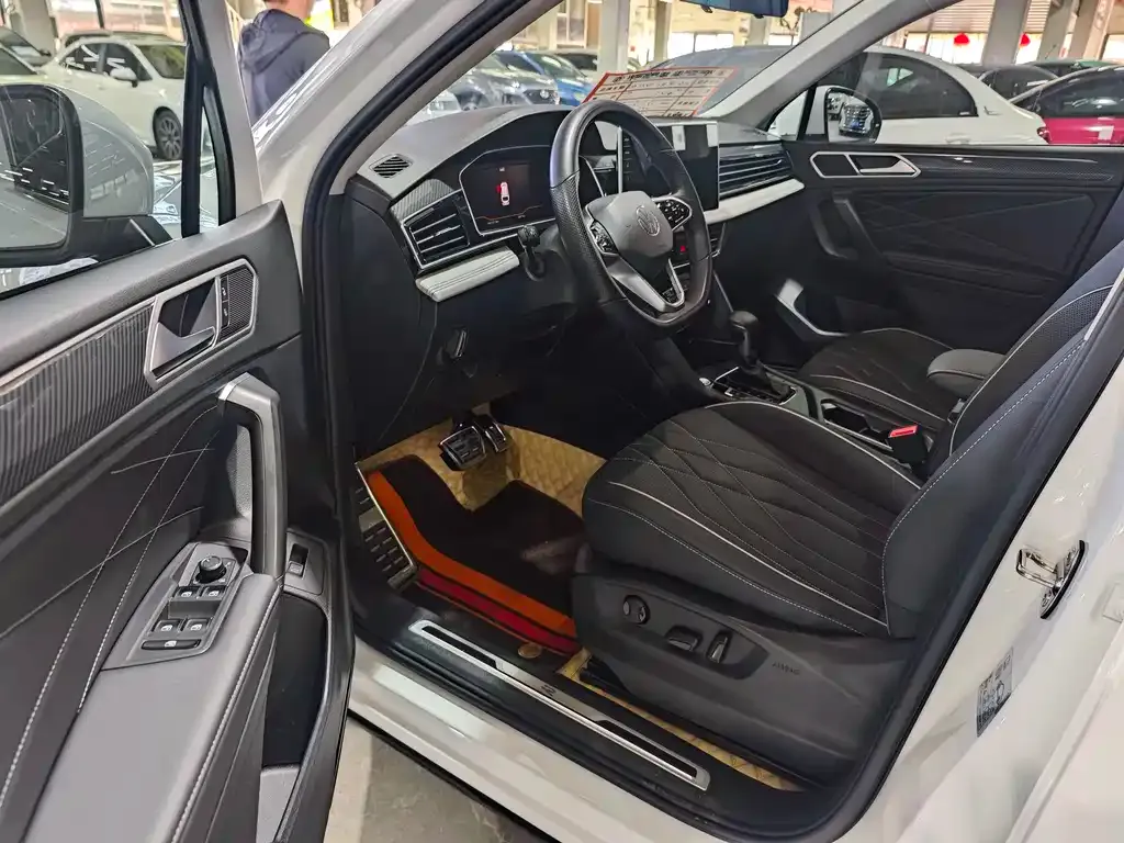 Volkswagen Tiguan L 2023 из CN, фото 5
