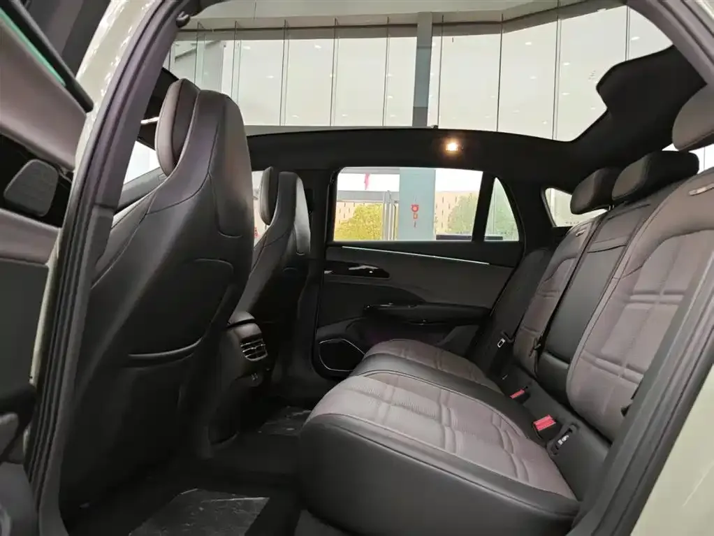 Hongqi EH7 2024 из CN, фото 3