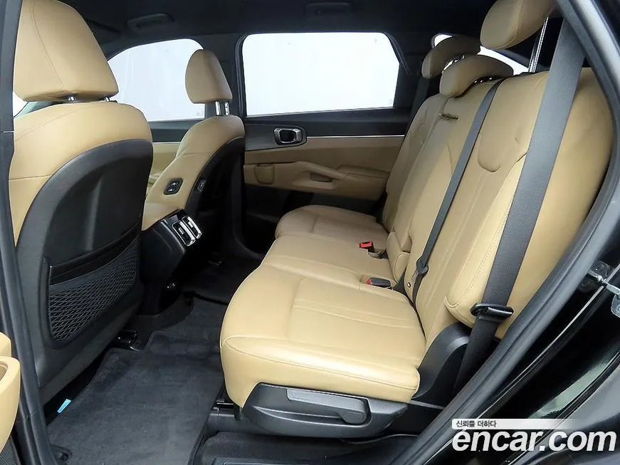 Kia Sorento — фото 8