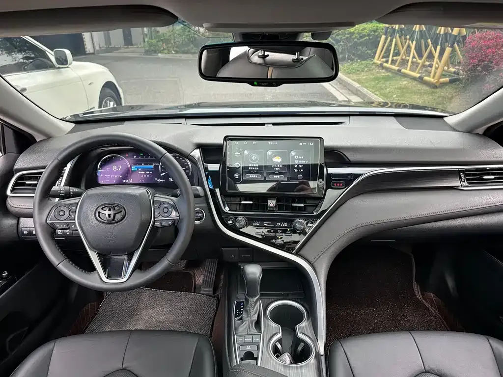 Toyota Camry 2022 из CN, фото 2