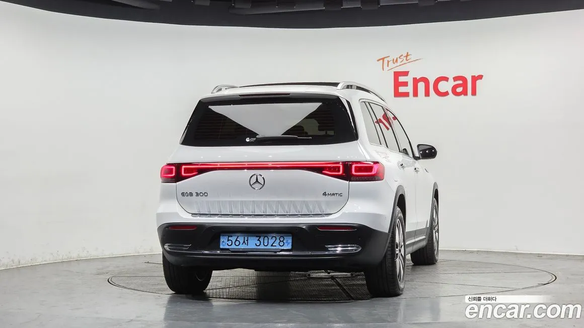 Mercedes-Benz EQB — фото 6
