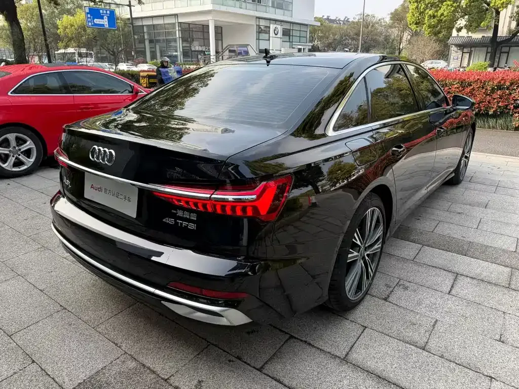 Audi A6L — фото 5