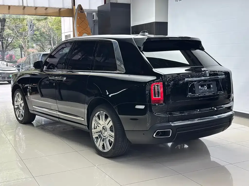 Rolls-Royce Cullinan 2024 из CN, фото 7