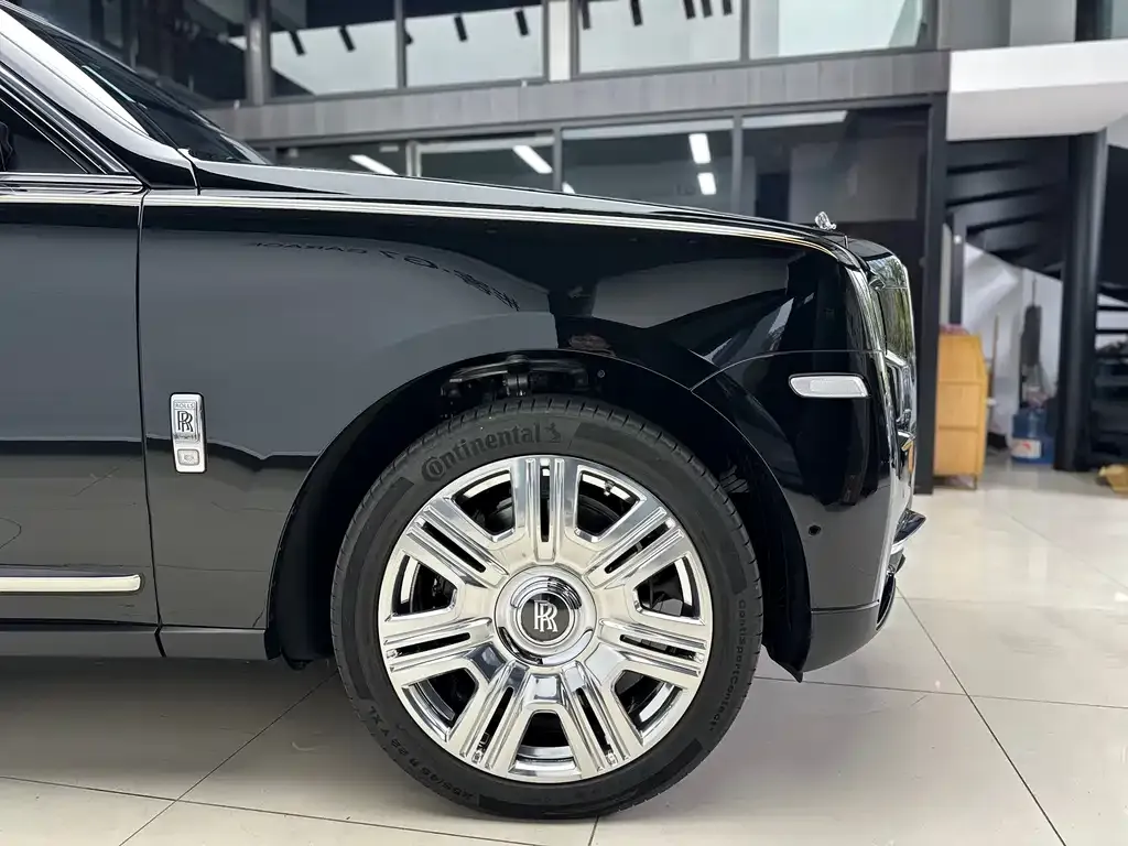 Rolls-Royce Cullinan 2024 из CN, фото 8