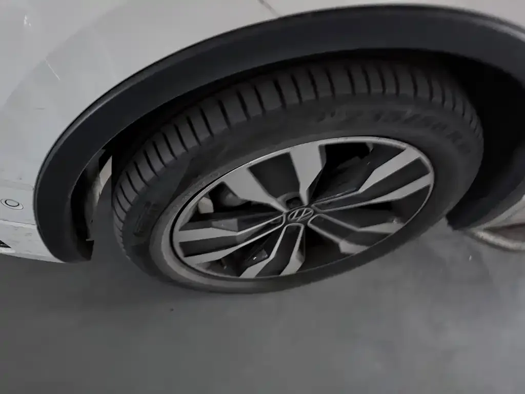 Volkswagen Tiguan L 2022 из CN, фото 9