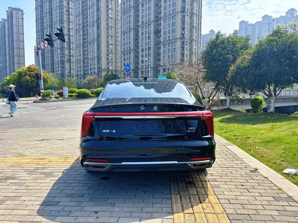 Hongqi H5 — фото 2