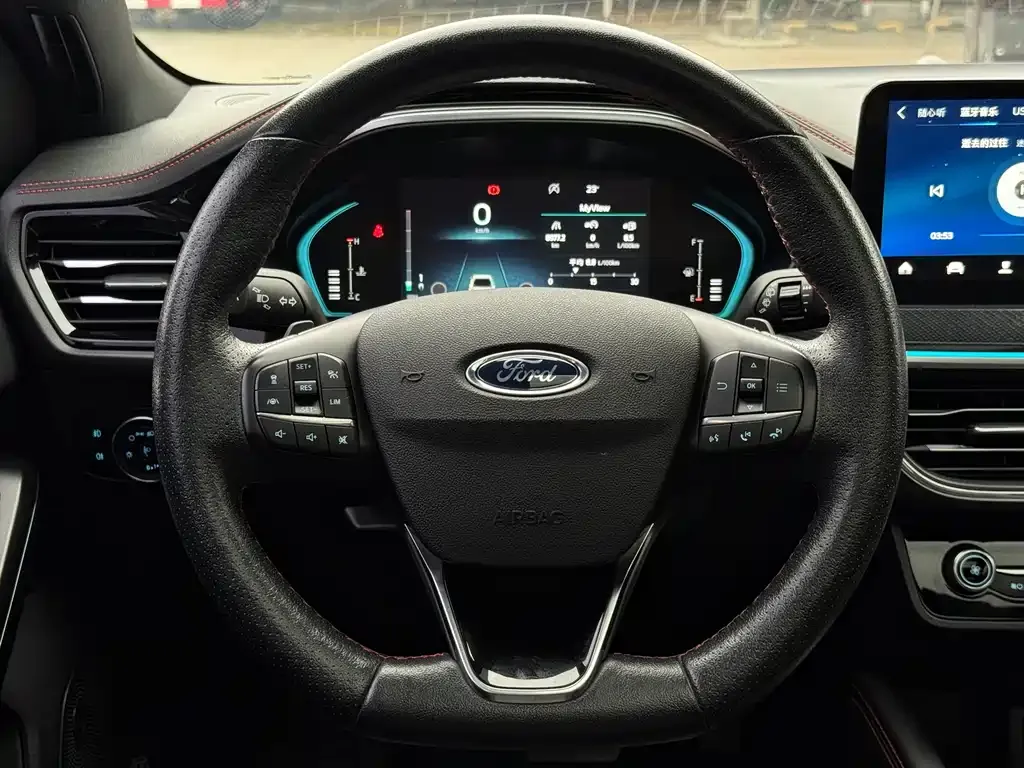 Ford Focus 2023 из CN, фото 3