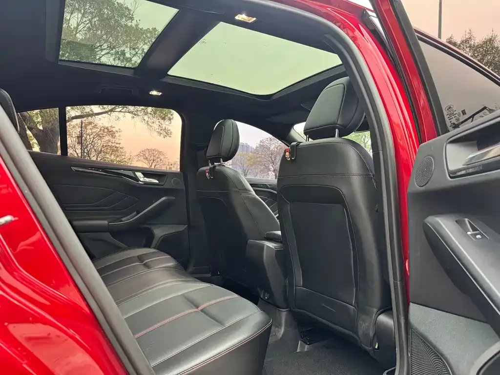 Ford Focus 2023 из CN, фото 5