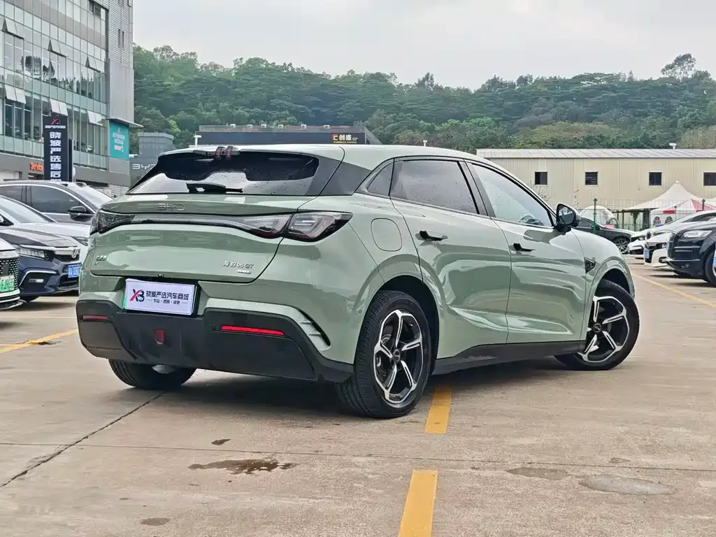 BYD Seal 06GT — фото 9