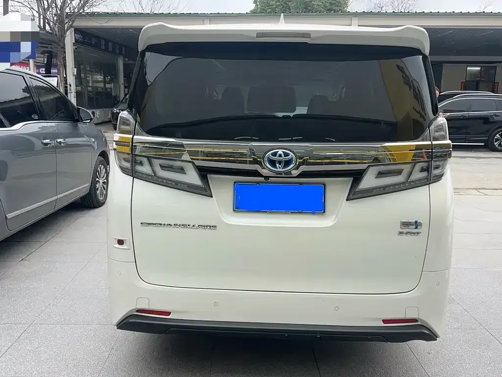 Toyota Vellfire 2021 из CN, фото 2