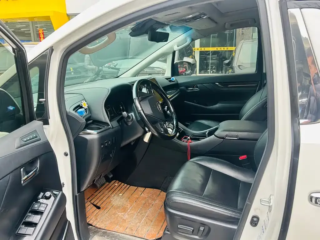 Toyota Vellfire 2021 из CN, фото 10