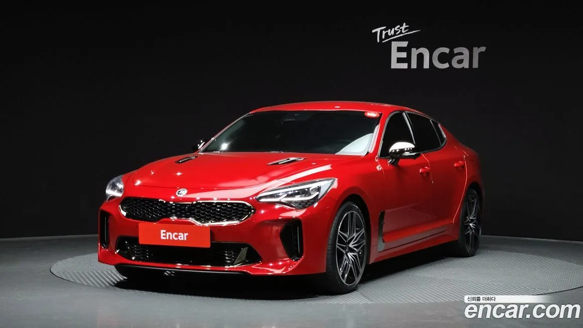 Kia Stinger — фото 1