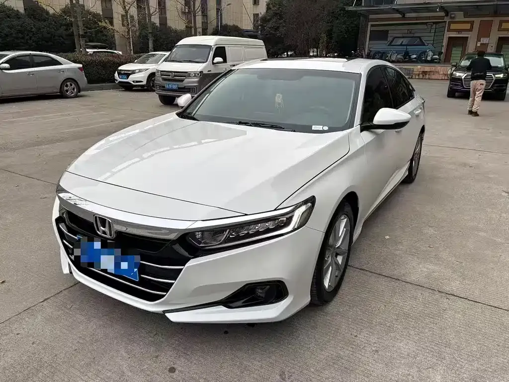Honda Accord — фото 1