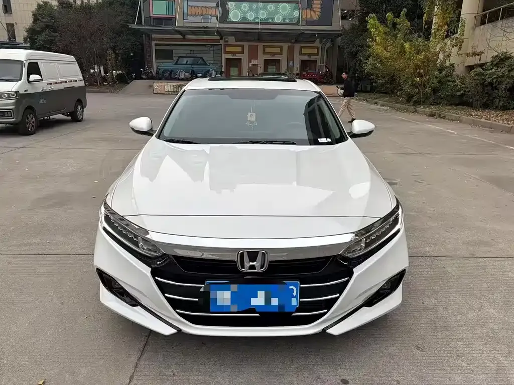 Honda Accord — фото 8
