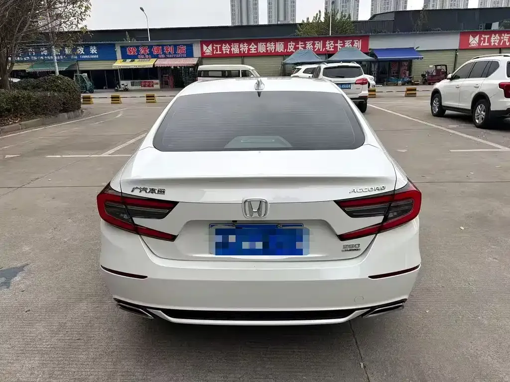 Honda Accord — фото 9
