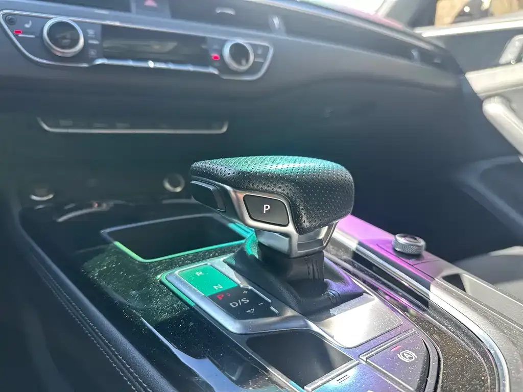 Audi A4L 2023 из CN, фото 2
