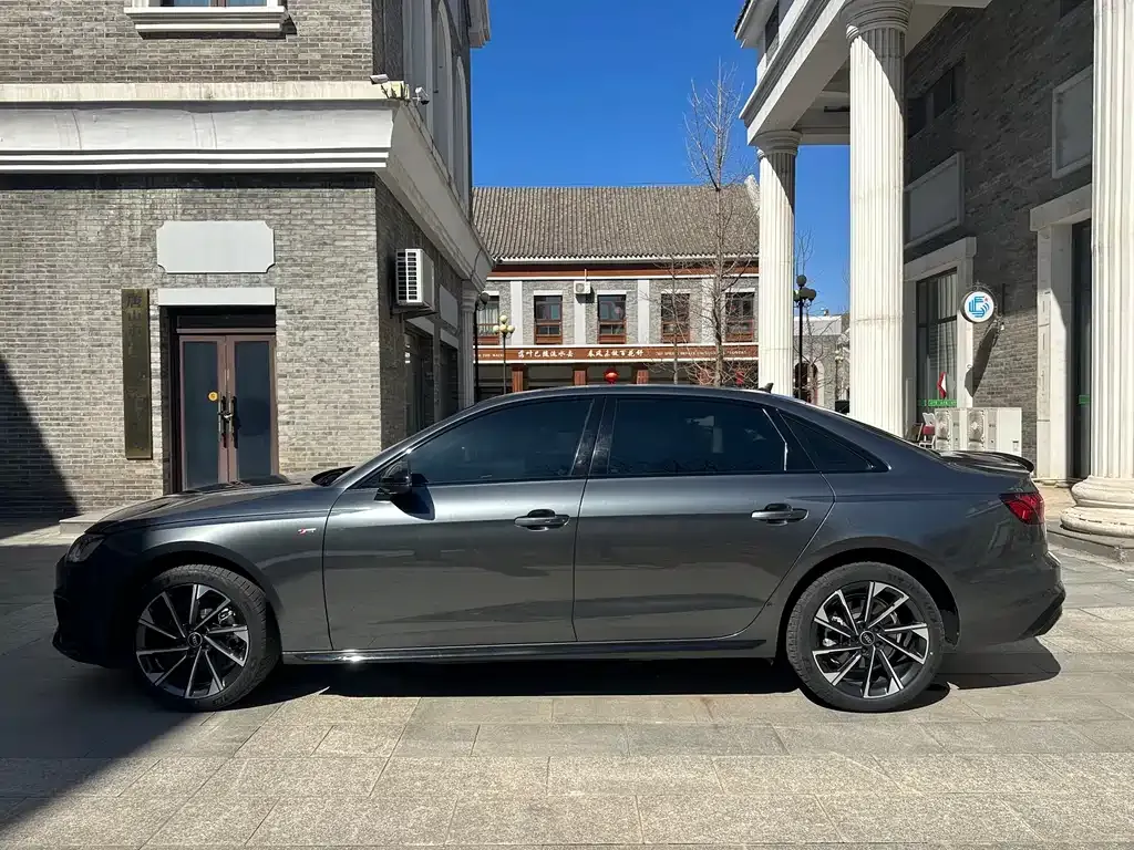 Audi A4L 2023 из CN, фото 9