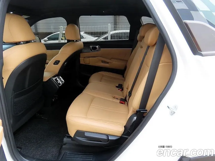 Kia Sorento — фото 10
