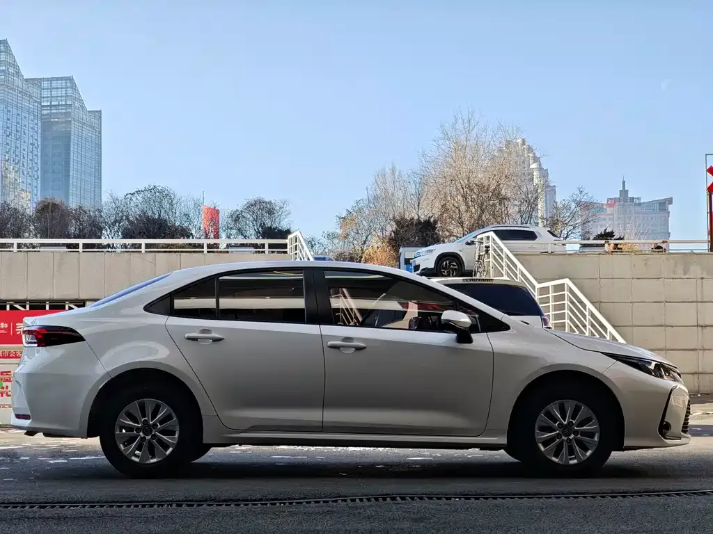 Toyota Corolla 2022 из CN, фото 3