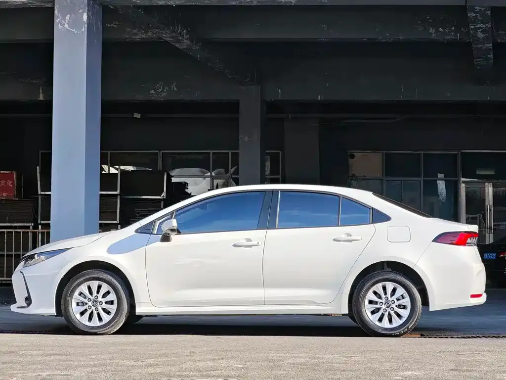 Toyota Corolla 2022 из CN, фото 9