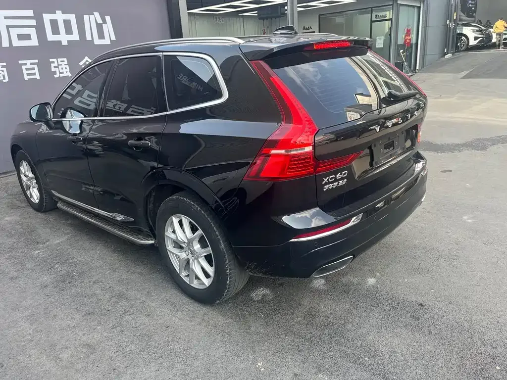 Volvo XC60 — фото 3