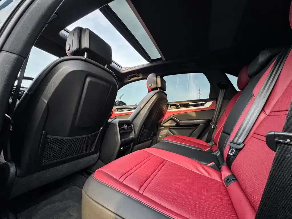 Porsche Cayenne 2024 из CN, фото 6