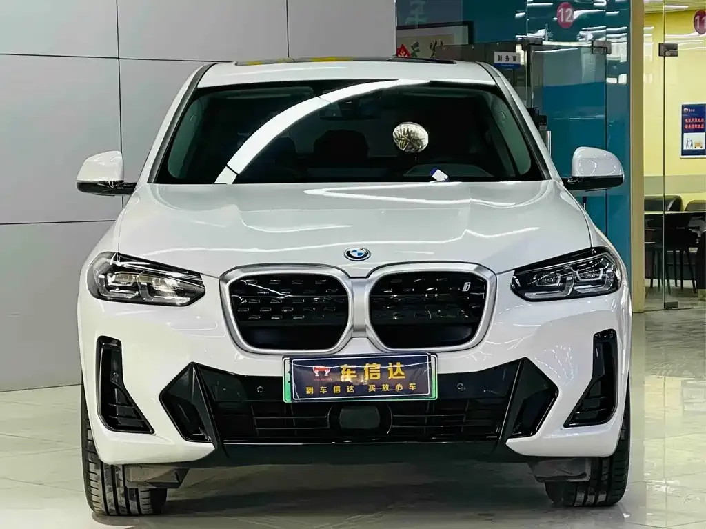 BMW iX3 2024 из CN, фото 2
