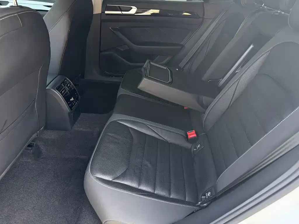 Volkswagen CC 2022 из CN, фото 5