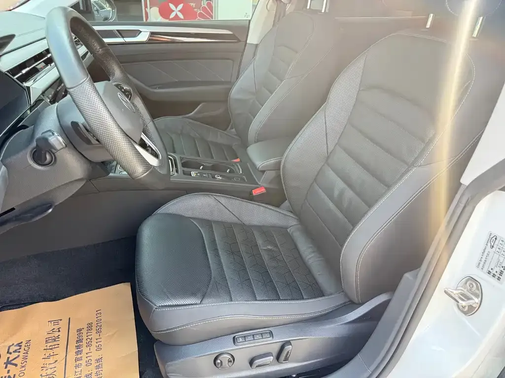 Volkswagen CC 2022 из CN, фото 2