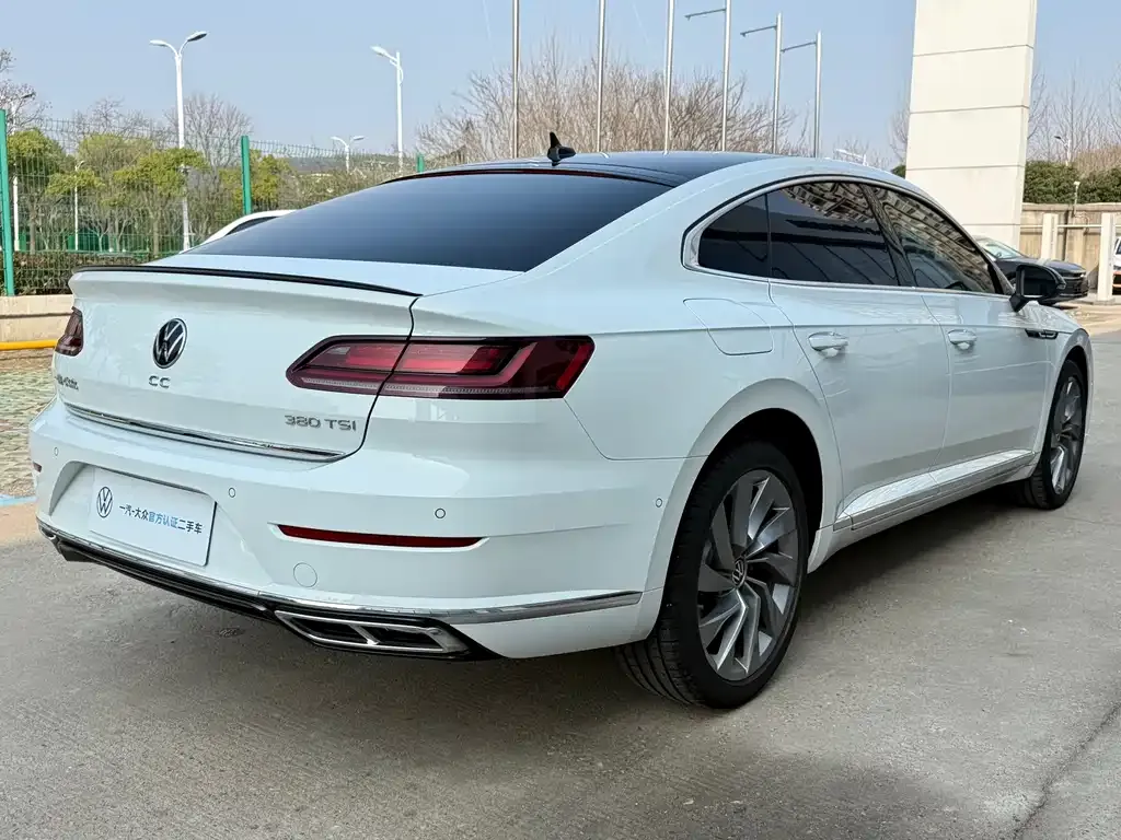 Volkswagen CC 2022 из CN, фото 4
