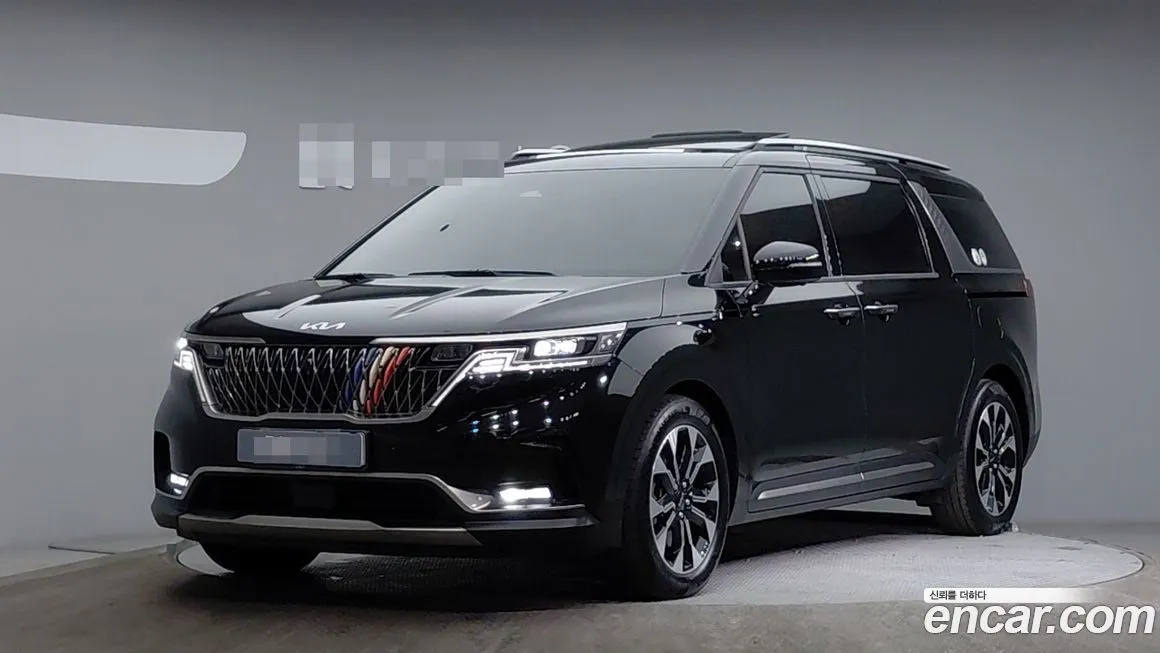 Kia Carnival — фото 1
