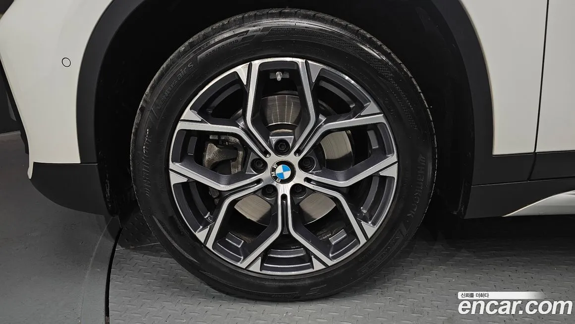BMW X1 — фото 10