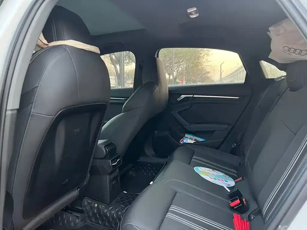 Audi A3 2023 из CN, фото 4