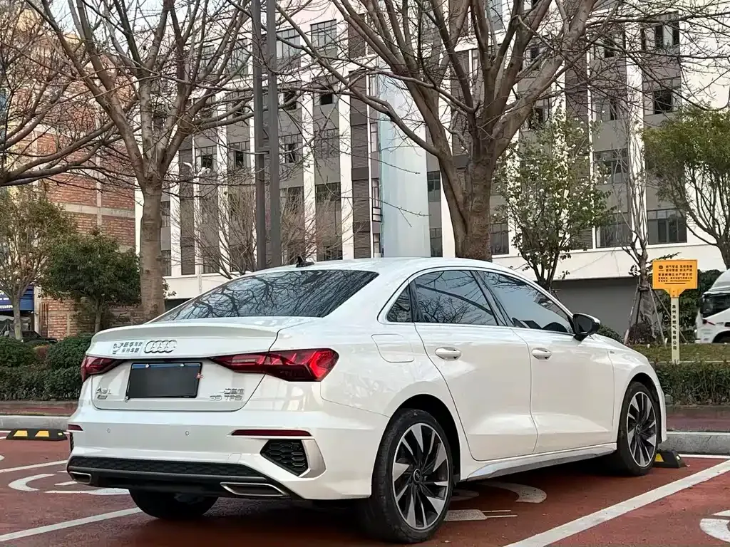 Audi A3 2023 из CN, фото 7