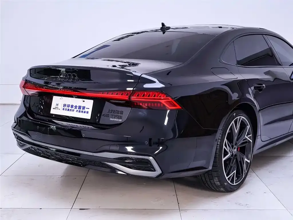 Audi A7L — фото 10