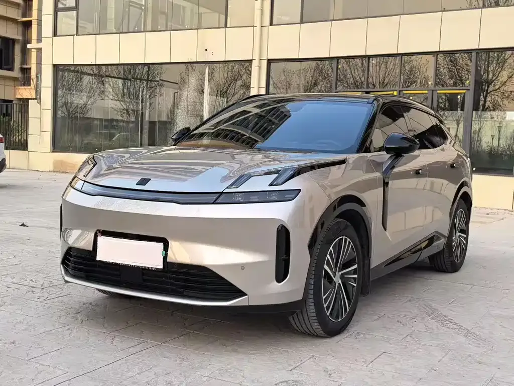 Lynk & Co 08 EM-P