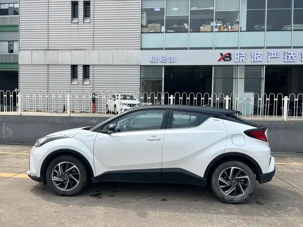 Toyota C-HR 2023 из CN, фото 9