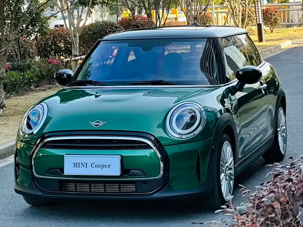 MINI Cooper (3-door) — фото 1