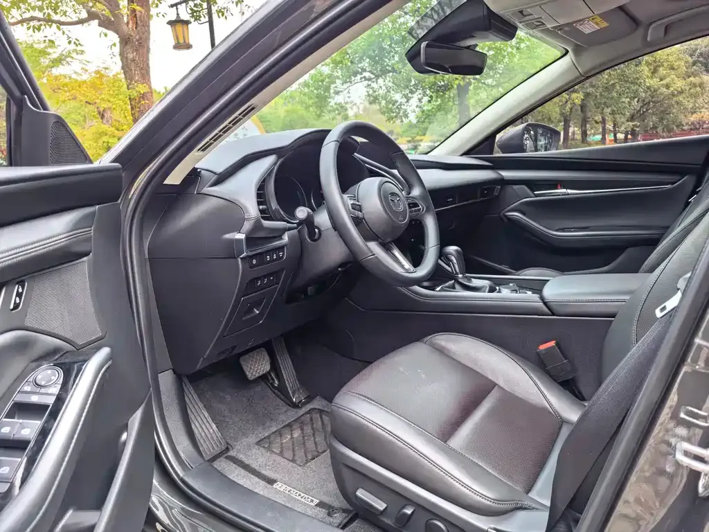 Mazda 3 Axela 2024 из CN, фото 4