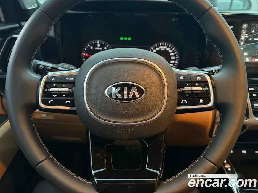 Kia Sorento — фото 8
