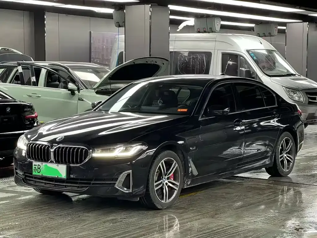 BMW 5 Series New Energy — фото 1