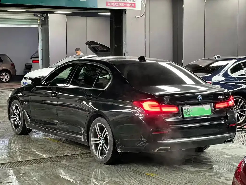 BMW 5 Series New Energy — фото 6
