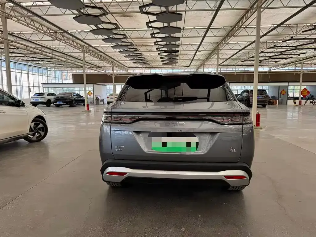 BYD L DM-i — фото 6