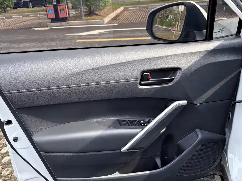 Toyota Frontlander 2022 из CN, фото 3