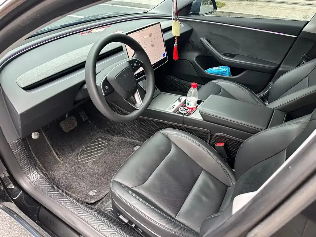 Tesla Model 3 — фото 5